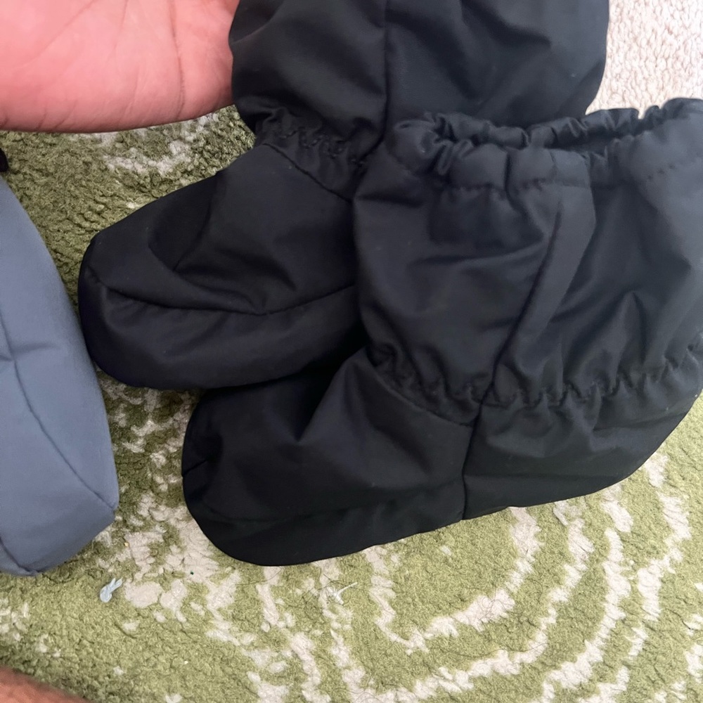 H&M Infant booties - Picture 3 of 3